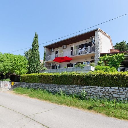 Apartments And Room Luka Klenovica Exterior photo
