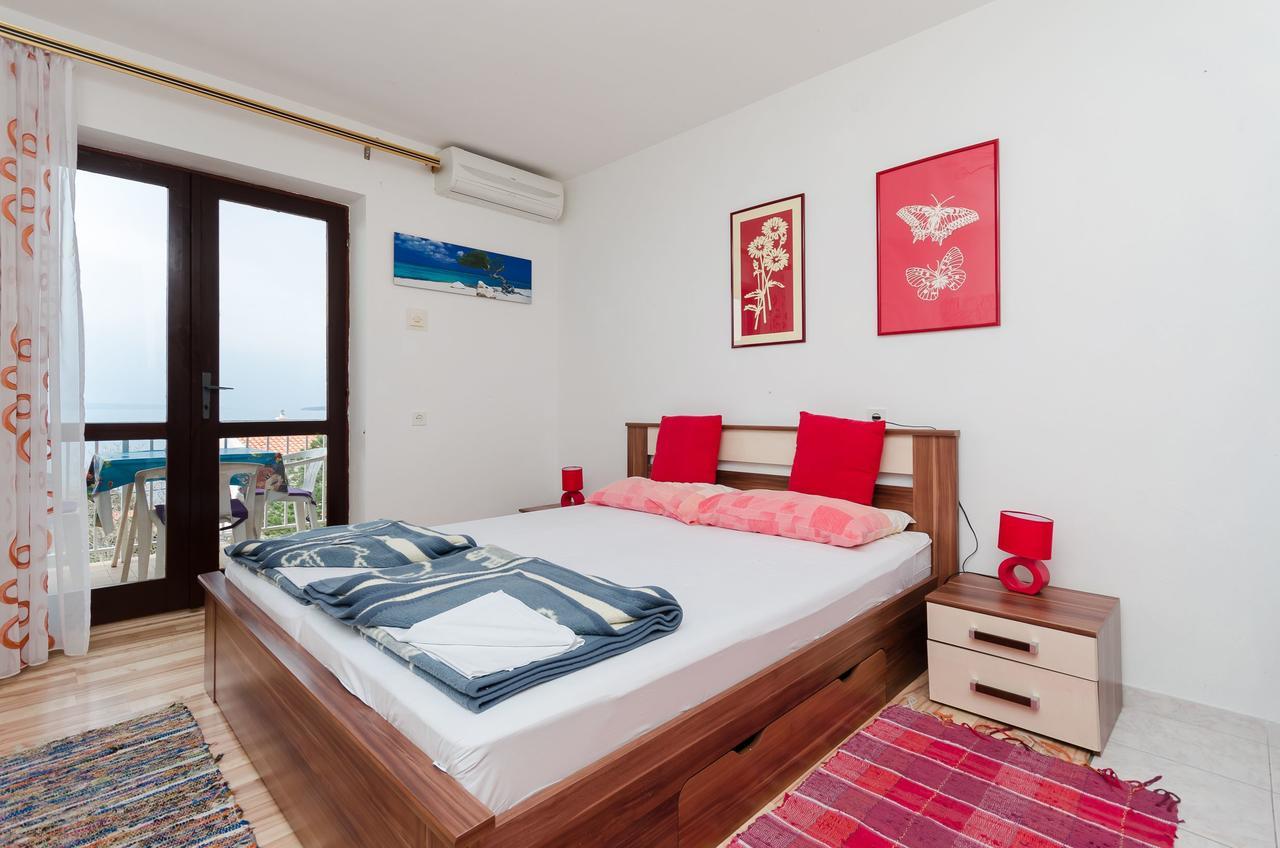Apartments And Room Luka Klenovica Exterior photo