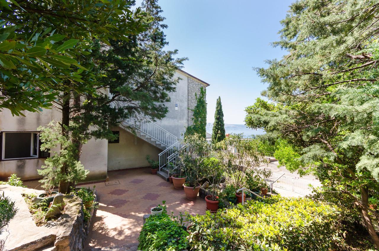 Apartments And Room Luka Klenovica Exterior photo